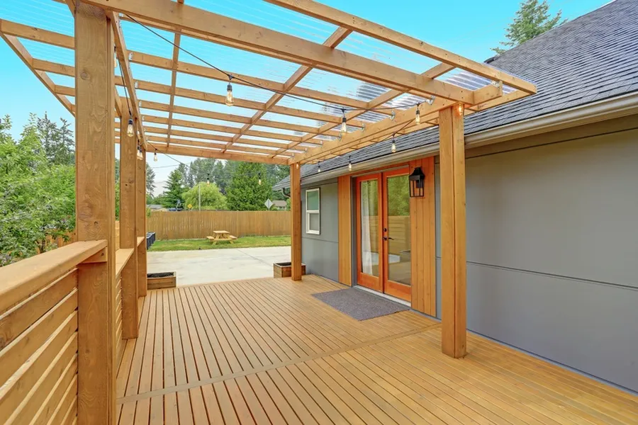 Choosing Materials For Long-lasting Deck Construction Beverly Hills, CA